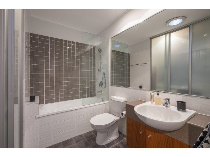 37 Saint James Street, Highgate Hill QLD 4101