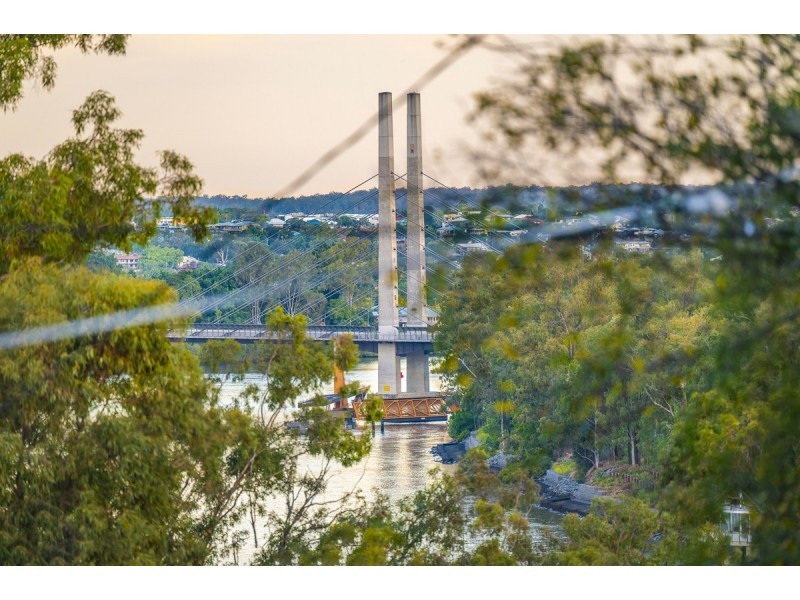 37 Saint James Street, Highgate Hill QLD 4101