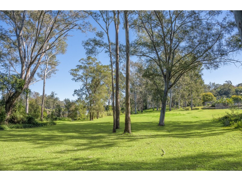 53 Robertson Place, Fig Tree Pocket QLD 4069