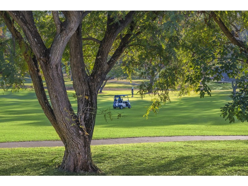 34 Fairway Place, Carindale QLD 4152