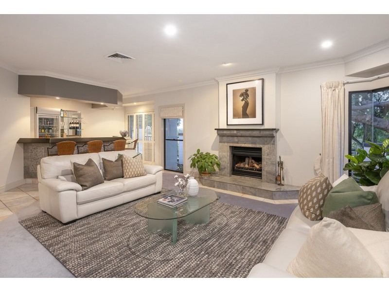 34 Fairway Place, Carindale QLD 4152