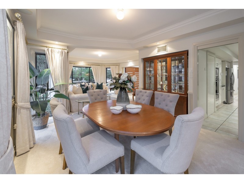 34 Fairway Place, Carindale QLD 4152