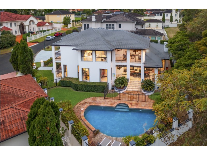 34 Fairway Place, Carindale QLD 4152