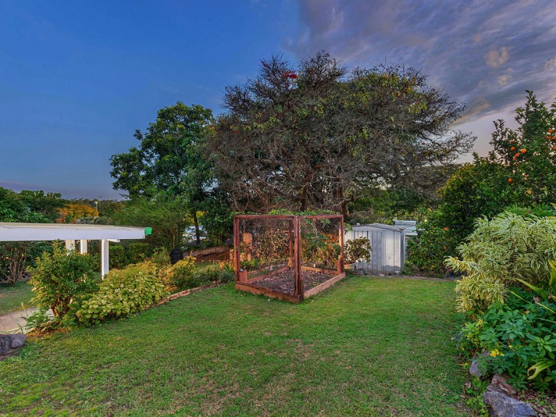 37 Wongabel Street, Kenmore QLD 4069