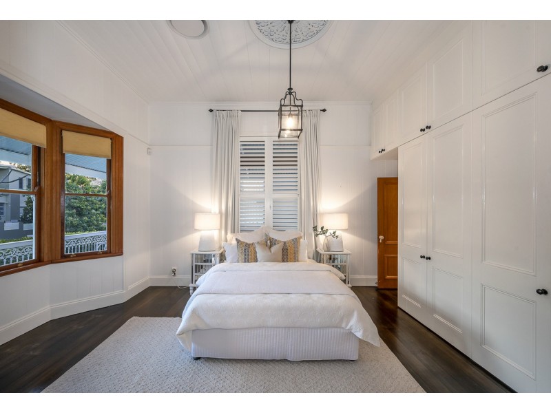 20 Darvall Street, Taringa QLD 4068