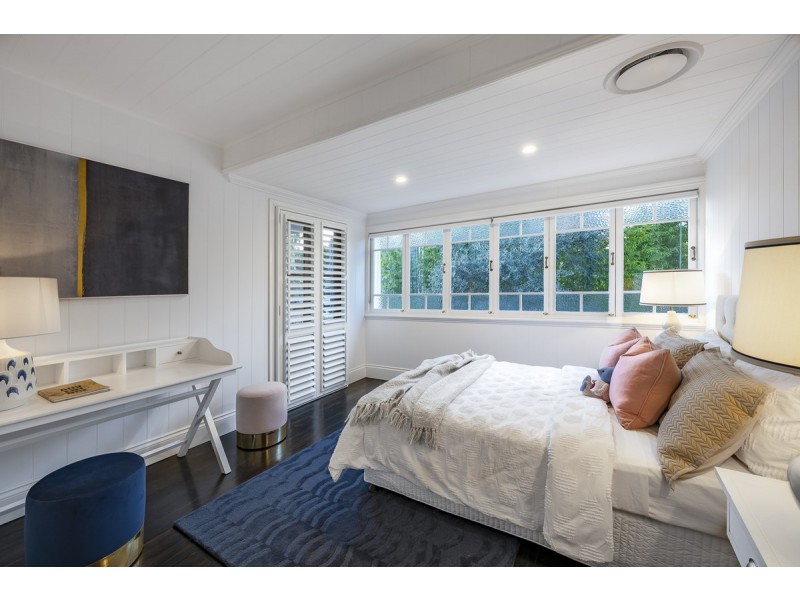 20 Darvall Street, Taringa QLD 4068