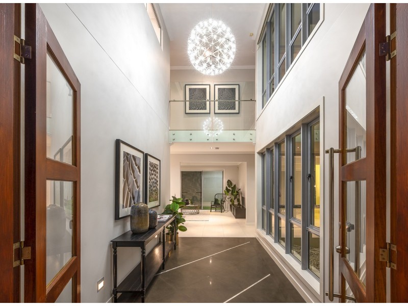 393 Indooroopilly Road, Indooroopilly QLD 4068