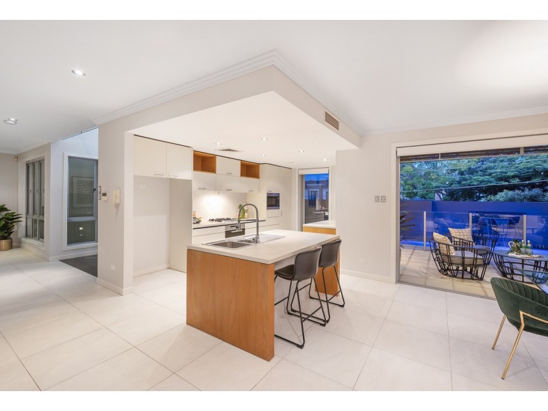 393 Indooroopilly Road, Indooroopilly QLD 4068