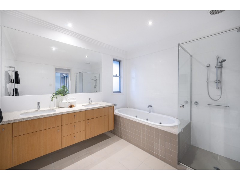 393 Indooroopilly Road, Indooroopilly QLD 4068