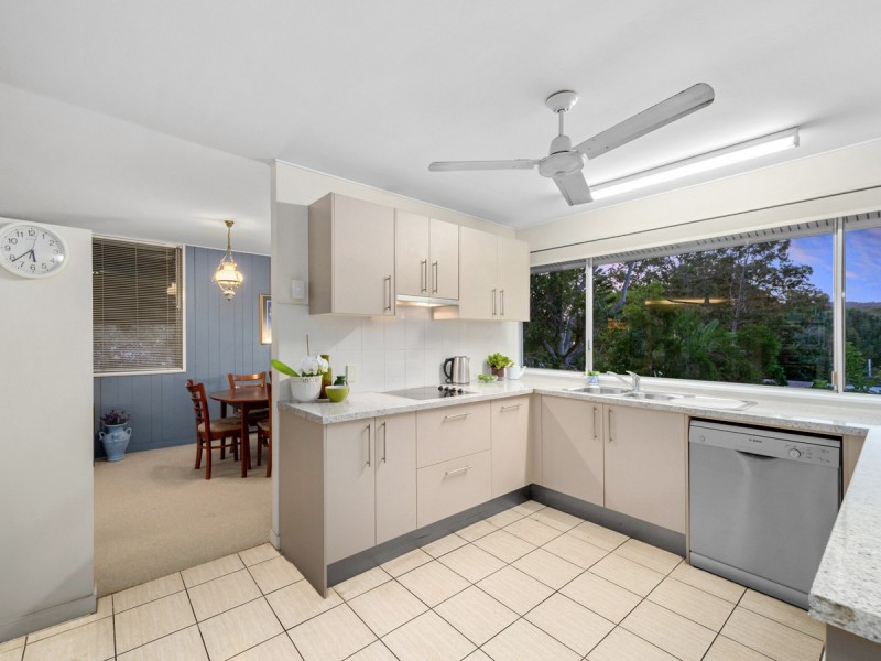 2 Aylesbury Street, Fig Tree Pocket QLD 4069