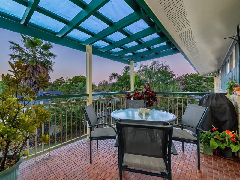 2 Aylesbury Street, Fig Tree Pocket QLD 4069