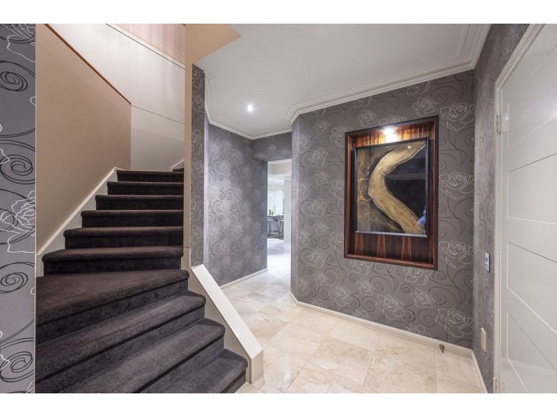 4 Haslam Court, Carindale QLD 4152