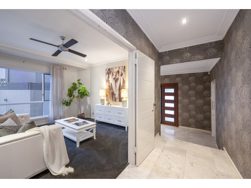 4 Haslam Court, Carindale QLD 4152