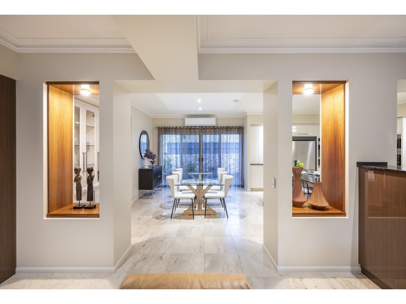 4 Haslam Court, Carindale QLD 4152