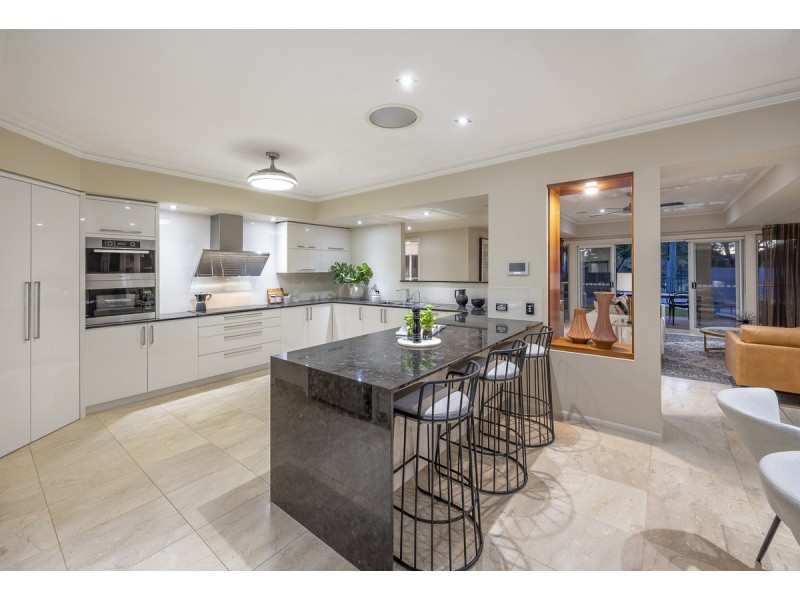 4 Haslam Court, Carindale QLD 4152