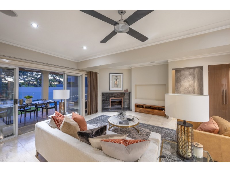 4 Haslam Court, Carindale QLD 4152