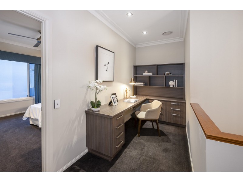 4 Haslam Court, Carindale QLD 4152