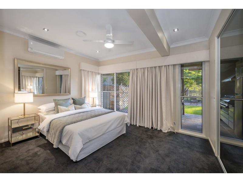 4 Haslam Court, Carindale QLD 4152