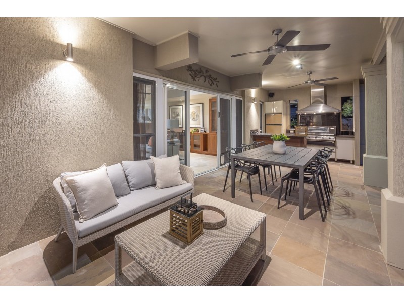 4 Haslam Court, Carindale QLD 4152