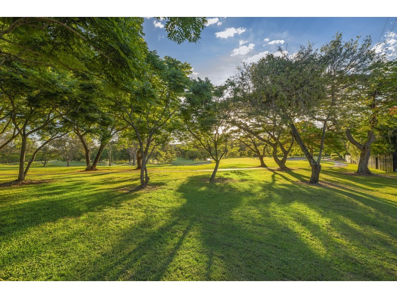 4 Haslam Court, Carindale QLD 4152