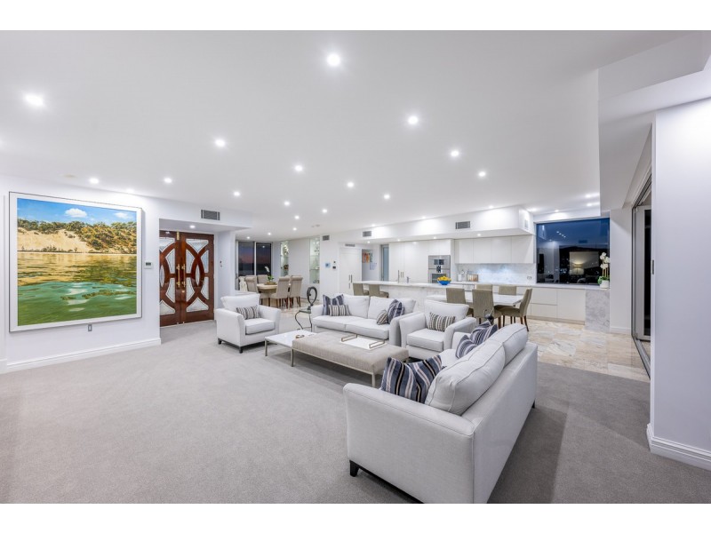 8/288 Swann Road, St Lucia QLD 4067