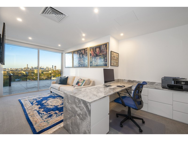 8/288 Swann Road, St Lucia QLD 4067