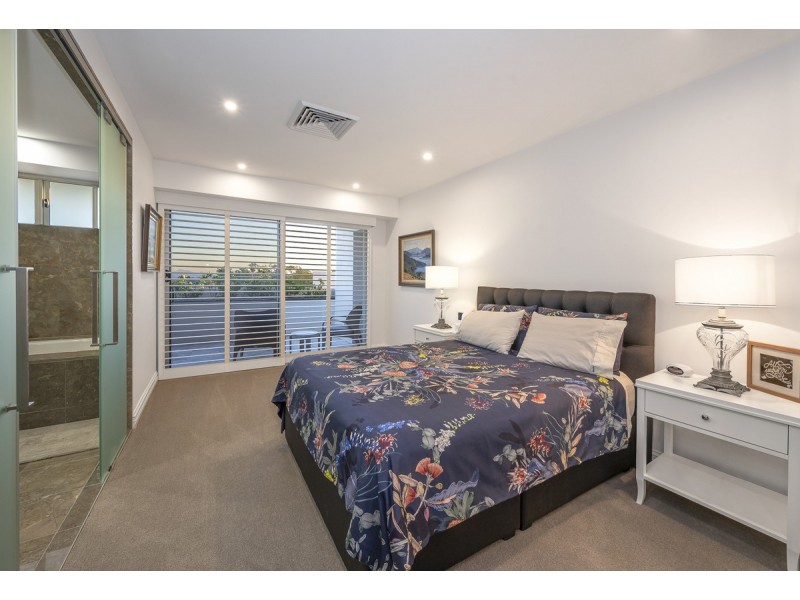 8/288 Swann Road, St Lucia QLD 4067