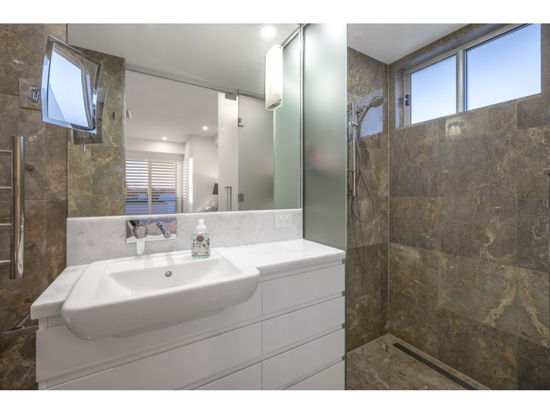 8/288 Swann Road, St Lucia QLD 4067