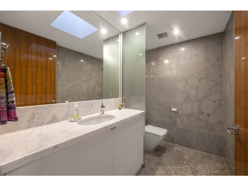 8/288 Swann Road, St Lucia QLD 4067