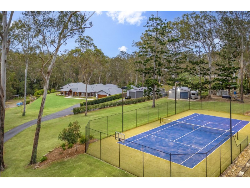 63 Greentrees Avenue, Brookfield QLD 4069