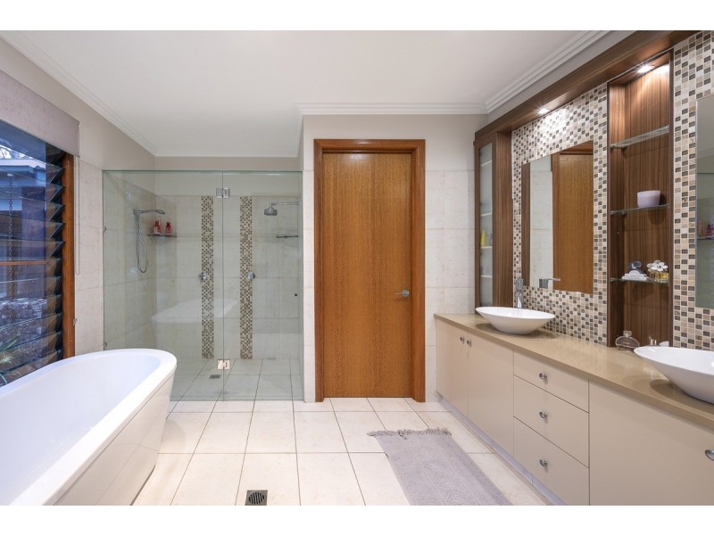 63 Greentrees Avenue, Brookfield QLD 4069