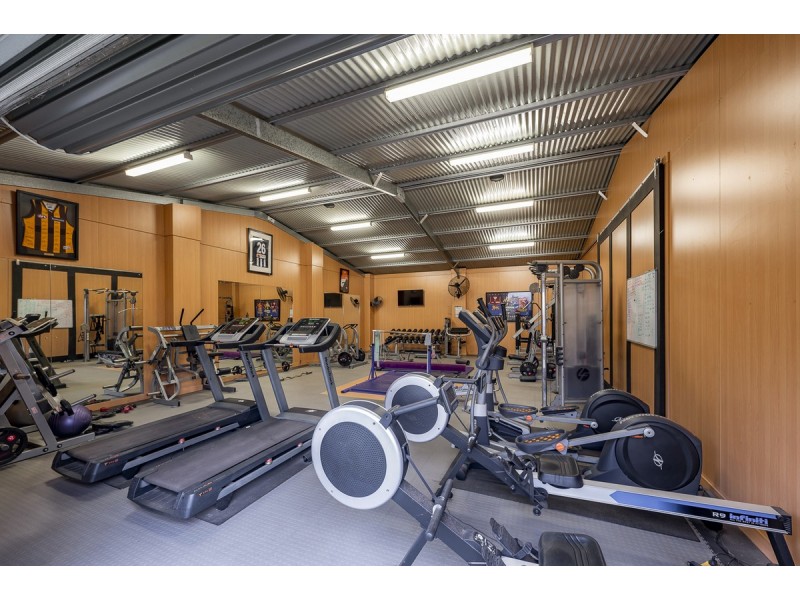 63 Greentrees Avenue, Brookfield QLD 4069