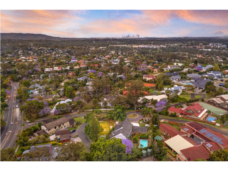 15 Warburton Court, Mount Ommaney QLD 4074