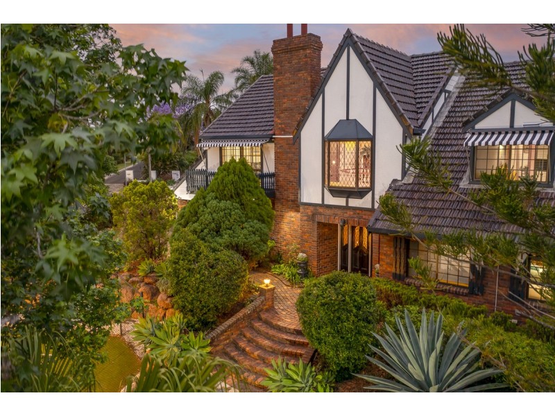 15 Warburton Court, Mount Ommaney QLD 4074