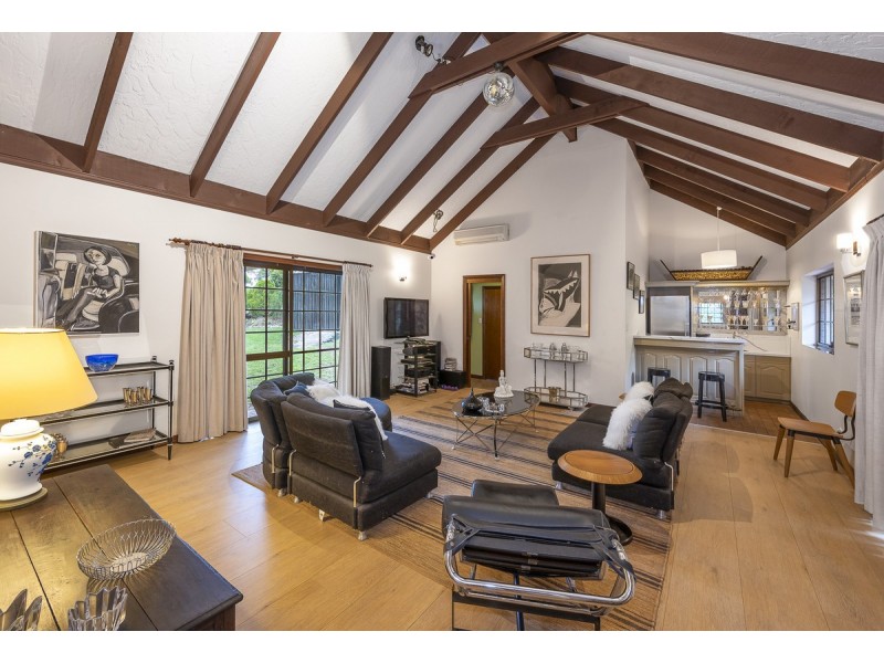 15 Warburton Court, Mount Ommaney QLD 4074