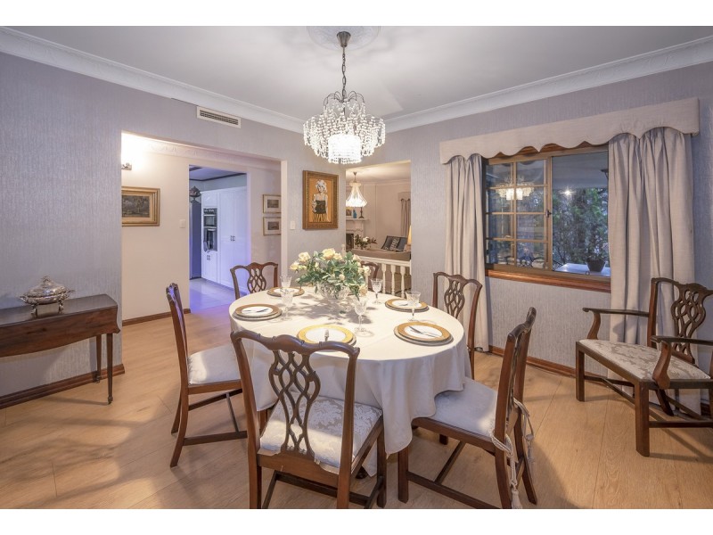 15 Warburton Court, Mount Ommaney QLD 4074