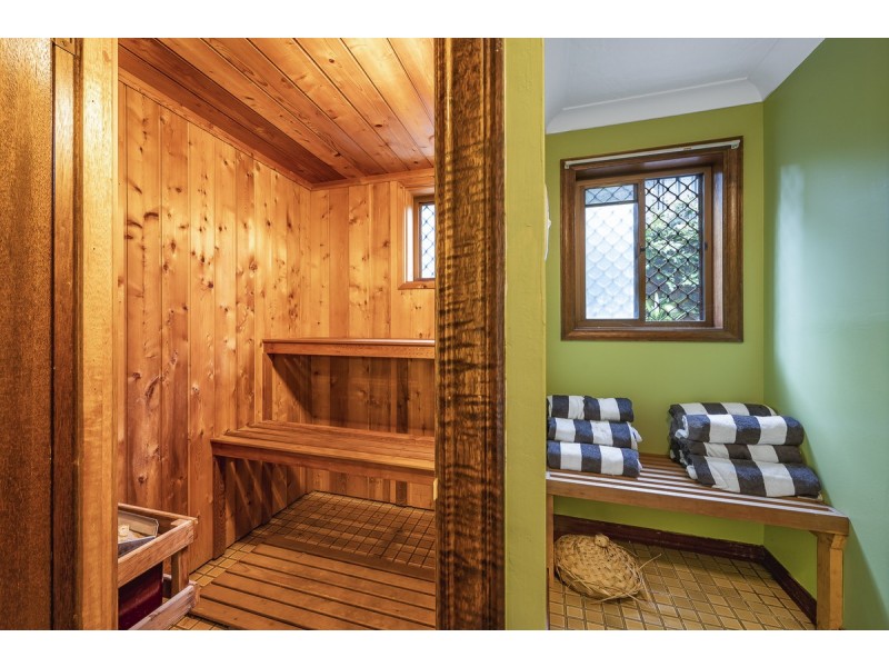 15 Warburton Court, Mount Ommaney QLD 4074