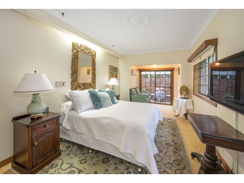 15 Warburton Court, Mount Ommaney QLD 4074