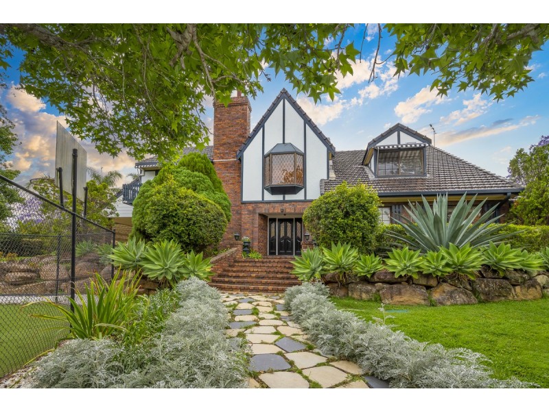 15 Warburton Court, Mount Ommaney QLD 4074