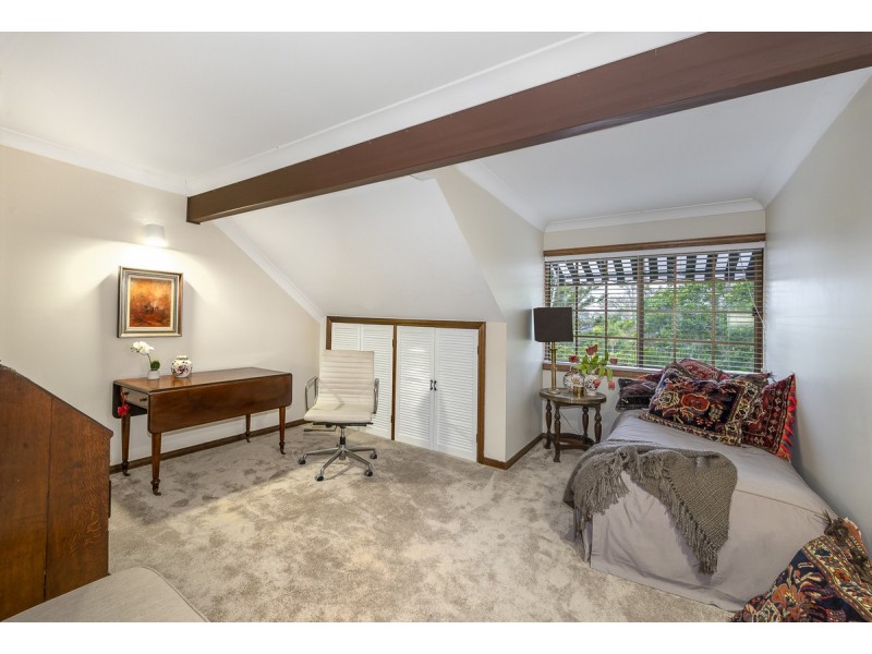 15 Warburton Court, Mount Ommaney QLD 4074