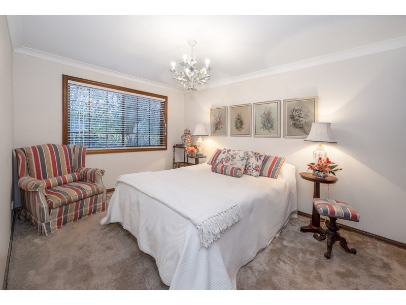 15 Warburton Court, Mount Ommaney QLD 4074