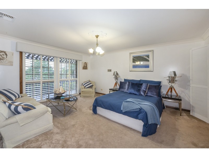 15 Warburton Court, Mount Ommaney QLD 4074