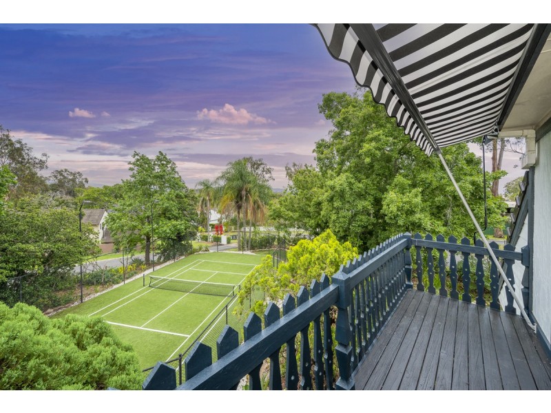 15 Warburton Court, Mount Ommaney QLD 4074