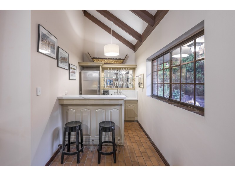 15 Warburton Court, Mount Ommaney QLD 4074