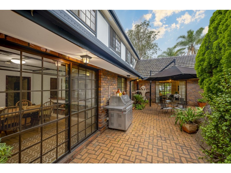 15 Warburton Court, Mount Ommaney QLD 4074