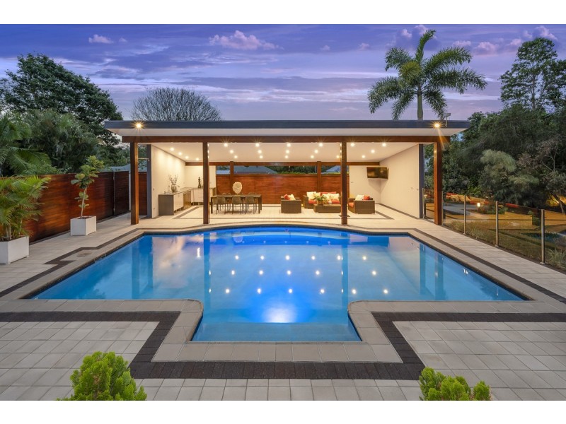 13 Tangy Street, Brookfield QLD 4069