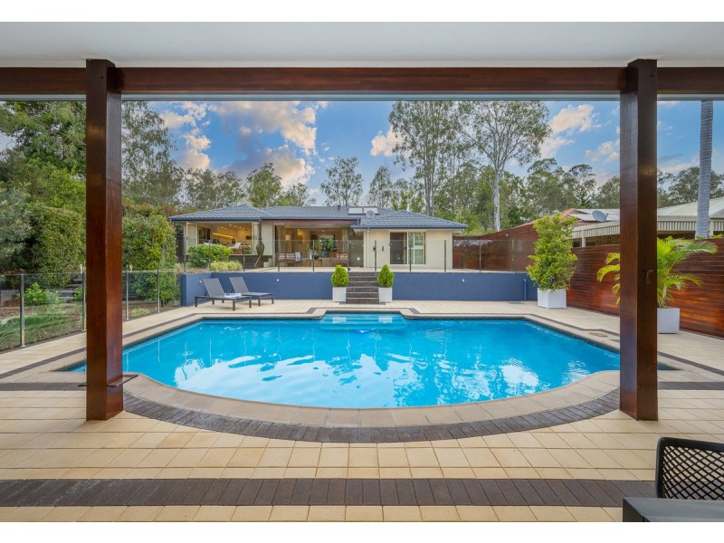 13 Tangy Street, Brookfield QLD 4069