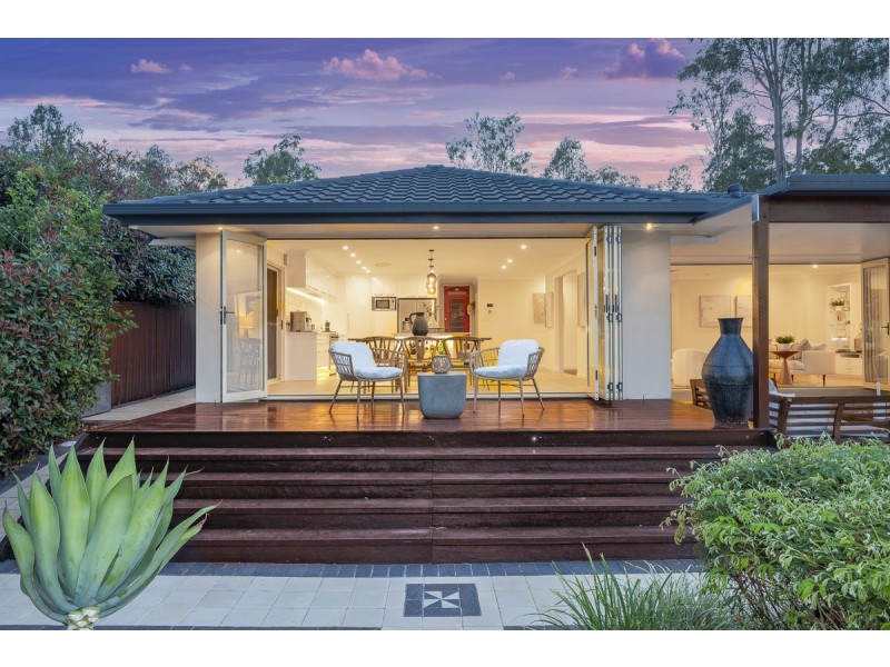 13 Tangy Street, Brookfield QLD 4069