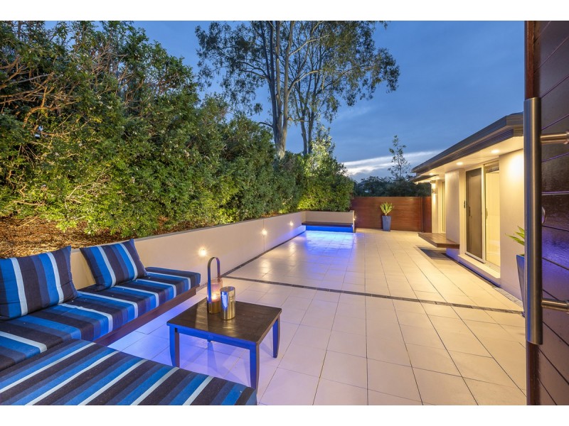 13 Tangy Street, Brookfield QLD 4069