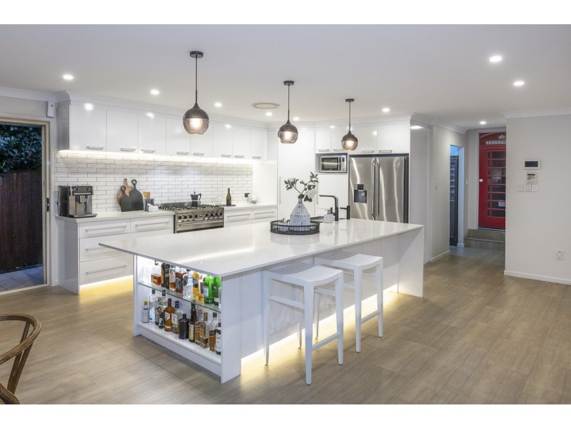 13 Tangy Street, Brookfield QLD 4069